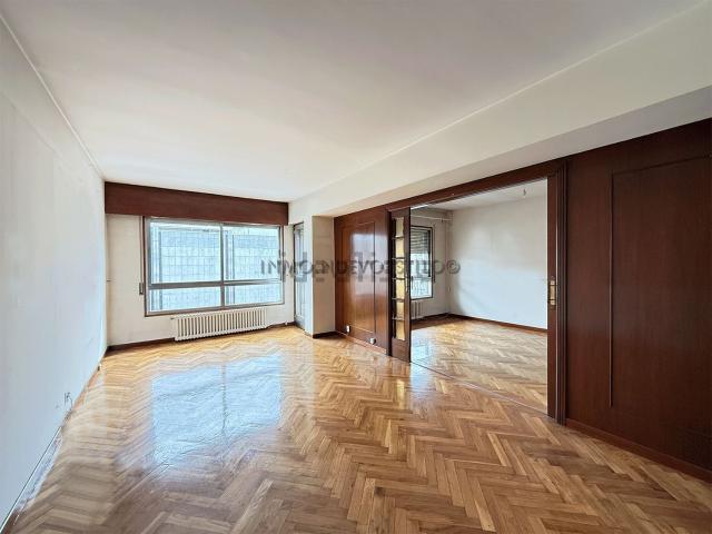 Piso, Plaza España Corte Inglés, Vigo