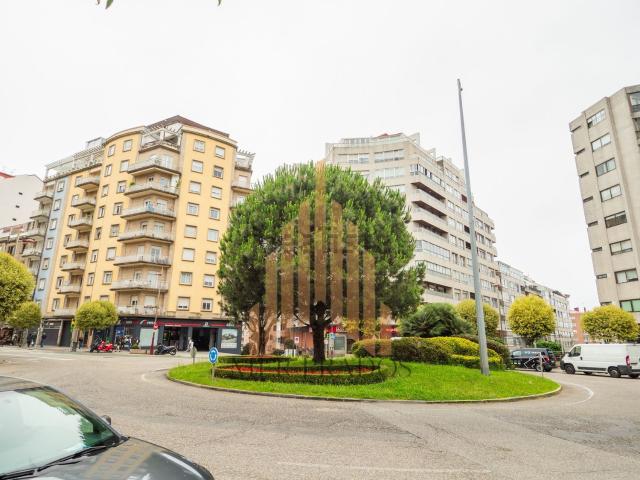 Piso, Plaza España Corte Inglés, Vigo