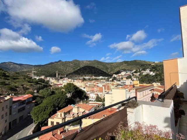 Piso, Portbou