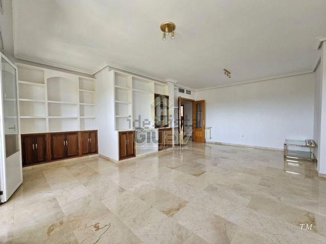 Piso, R 66, Cáceres