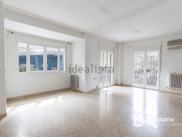 Piso, Recogidas, Granada