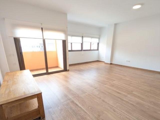 PISO RECIEN REFORMADO CON BALCON A METROS DEL PASEO LAS CANTERAS ZONA AUDITORIO