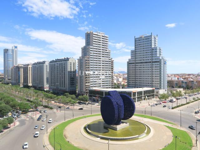 Piso reformado cerca de Cortes Valencianas con terraza
