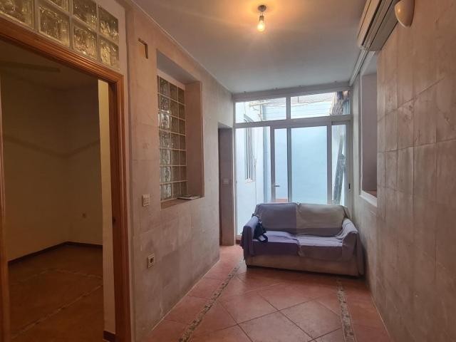Piso reformado con patio privado en Cuesta del Bailío – ¡Listo para entrar a vivir!