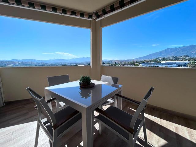 Piso reformado con terraza de vistas espectaculares, parking y trastero — Las Lagunas de Mijas