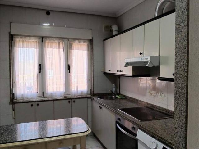 Piso reformado con vistas despejadas y orientación sur en Siero