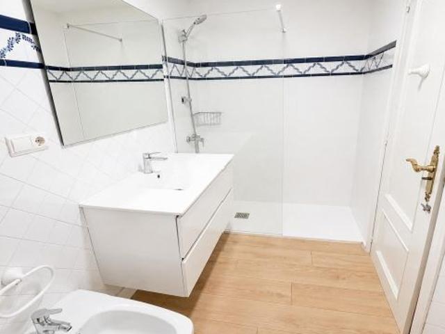 Piso reformado de 4 habitaciones con garaje opcional en Benimàmet
