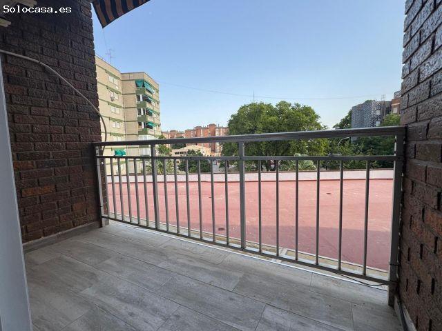 Piso reformado de 4 habitaciones con garaje en el Infante Juan Manuel