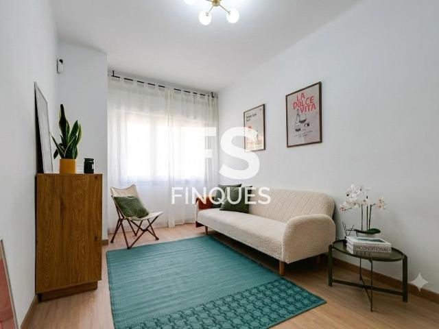 PISO REFORMADO DE 2 HABITACIONES