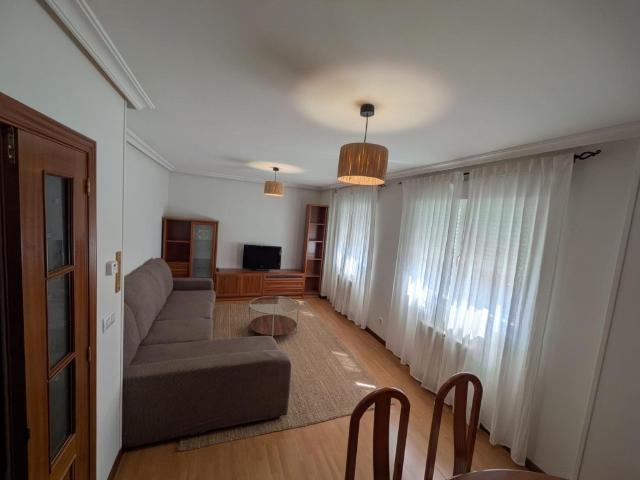 Piso reformado de 2 habitaciones y garaje