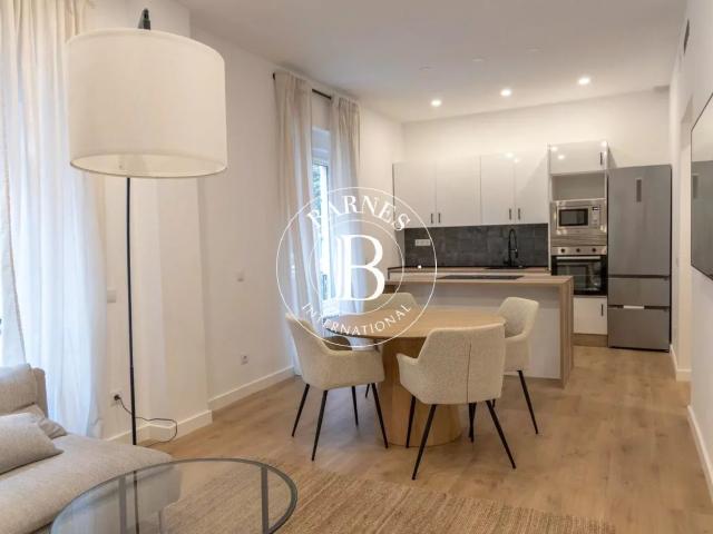 Piso reformado de 3 dormitorios junto al Retiro — Barrio de. 103m² Madrid