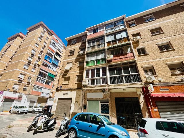 Piso Reformado en Carretera de Cádiz Ideal para Familias y Inversores