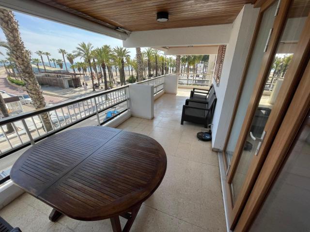 Piso Reformado en Primera Línea del Paseo Miramar Salou