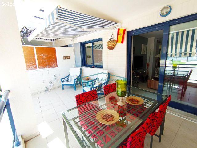 Piso reformado en residencial con completas zonas comunes, a un paso de la playa