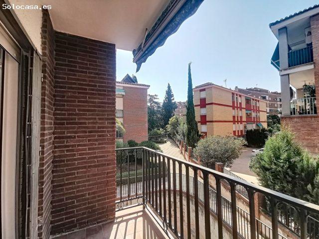 Piso reformado para estudiantes junto a Traumatología en Granada