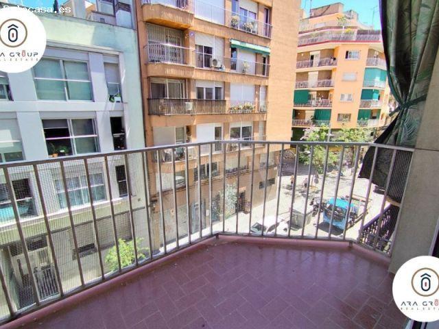 Piso Renovado en Nou de la Rambla con balcón El Poble Sec