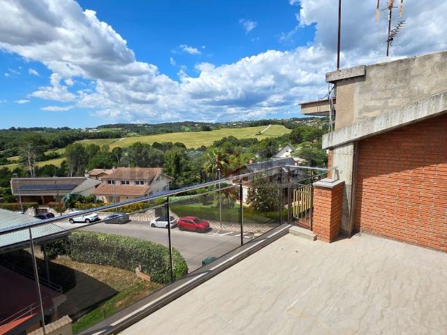 Piso, Sant esteve Sesrovires