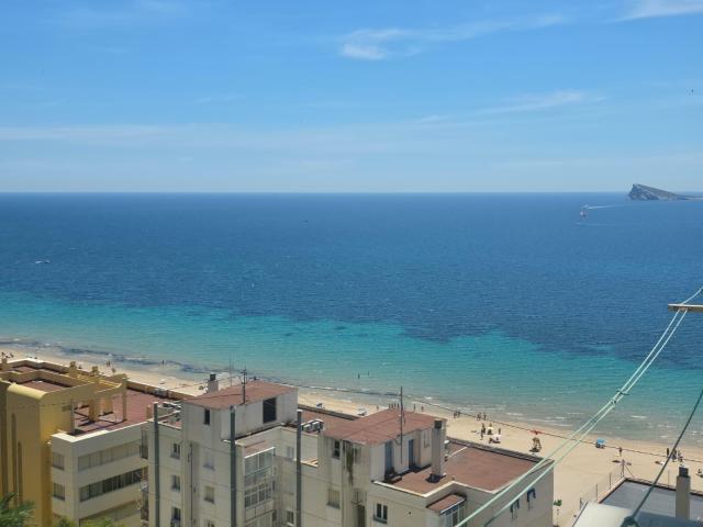 PISO SEGUNDA LINEA ASCENSOR A LA PLAYA PONIENTE BENIDORM