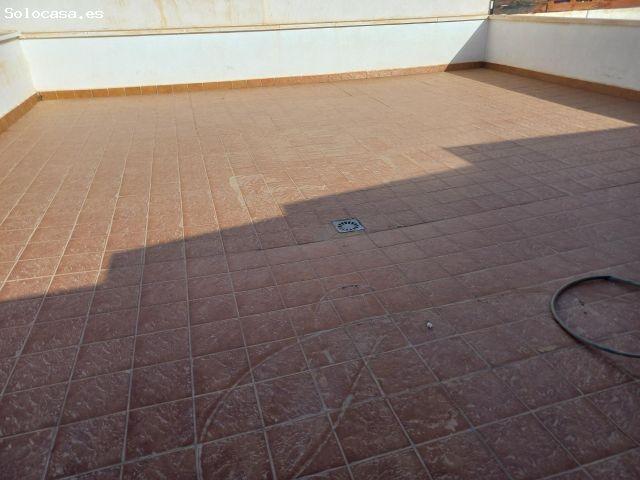 PISO SEMINUEVO CON GRAN TERRAZA A LA VENTA