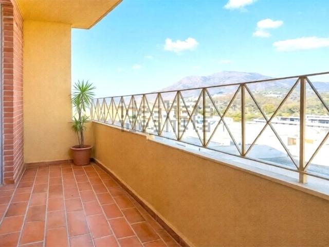 Piso, Sierra de Estepona Avda de Andalucia, Estepona