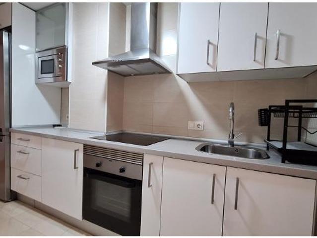 Piso SIN AMUEBLAR de 3 dormitorios y 2 baños con Piscina Comunitaria en Cabezo de Torres