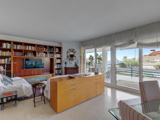 Piso, Sitges