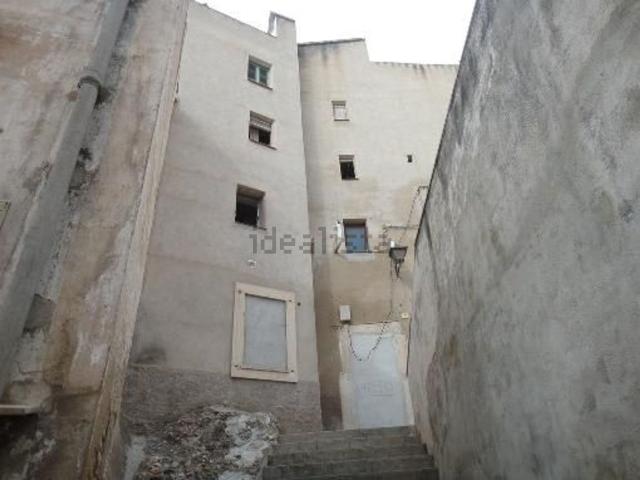 Piso, Tortosa