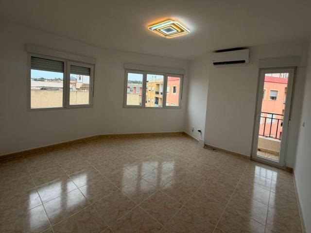 ¡PISO TOTALMENTE REFORMADO, MUY LUMINOSO Y TODO EXTERIOR!