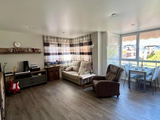 Piso totalmente reformado con orientación sur oeste y vistas al parque 165.000€