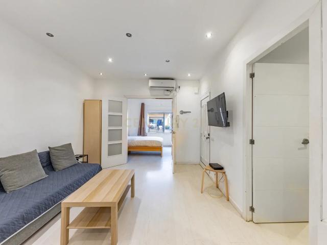 Piso tranquilo y especial para familias: 4 habitaciones y espacio exterior