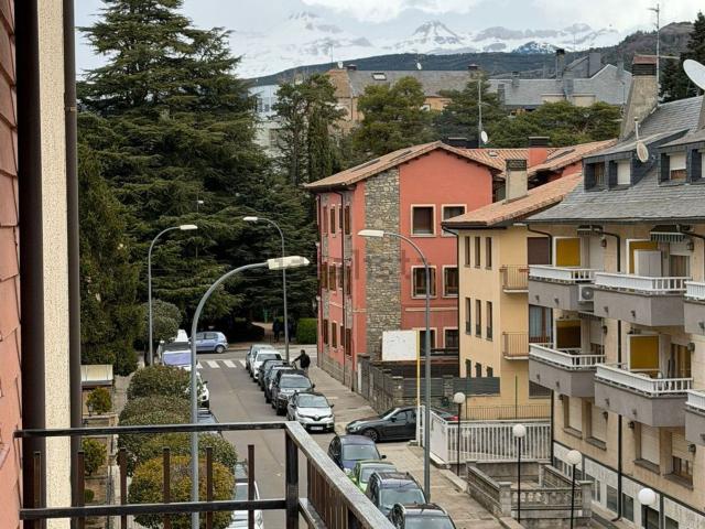 Piso, Universidad, Jaca