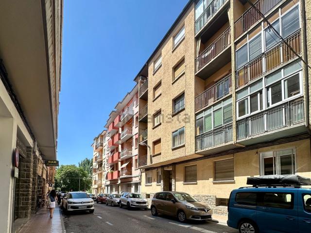 Piso, Universidad, Jaca