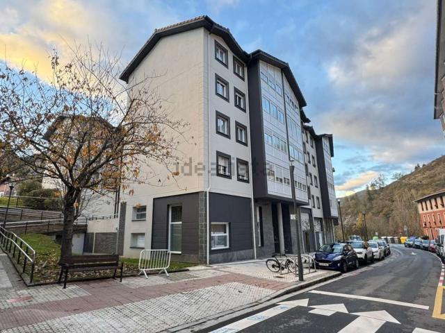 Piso, Urretxu