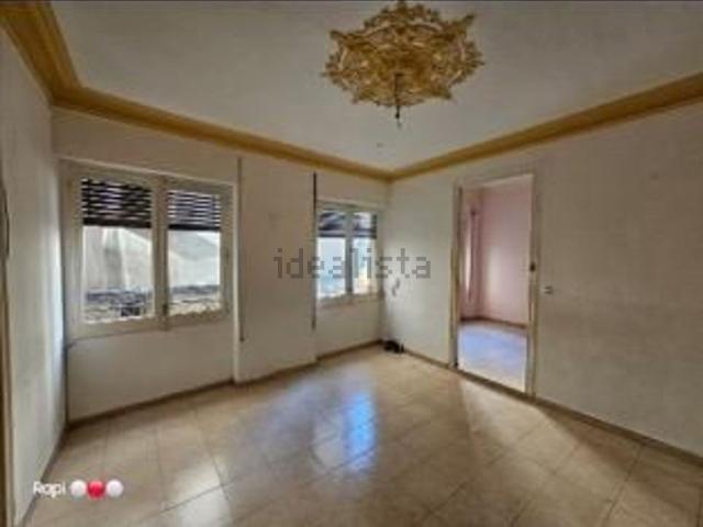 Piso, Valls