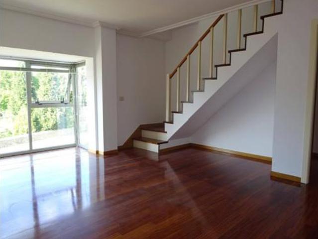 Piso Venta Brión, Adoufe