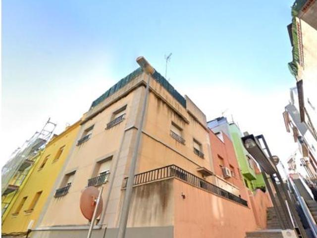 Piso Venta Santa Coloma de Gramenet, Fondo