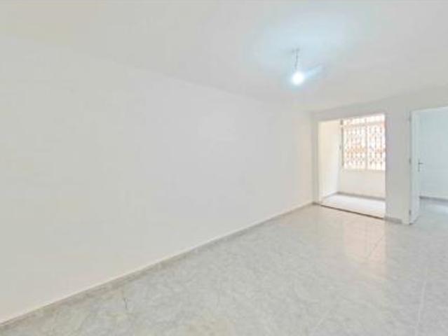 Piso Venta Santa Coloma de Gramenet, Fondo