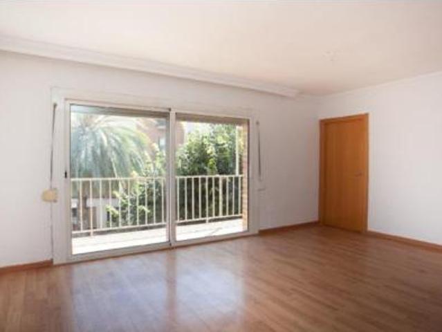Piso Venta Santa Coloma de Gramenet, Fondo