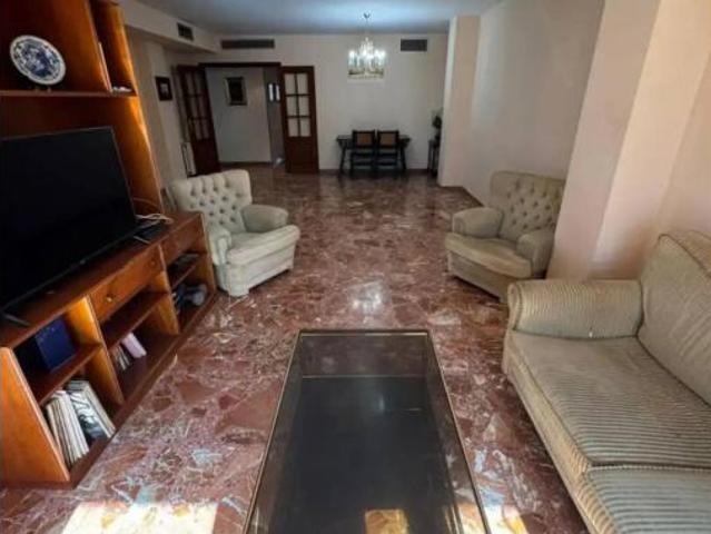 Piso Venta València Capital, Penya roja