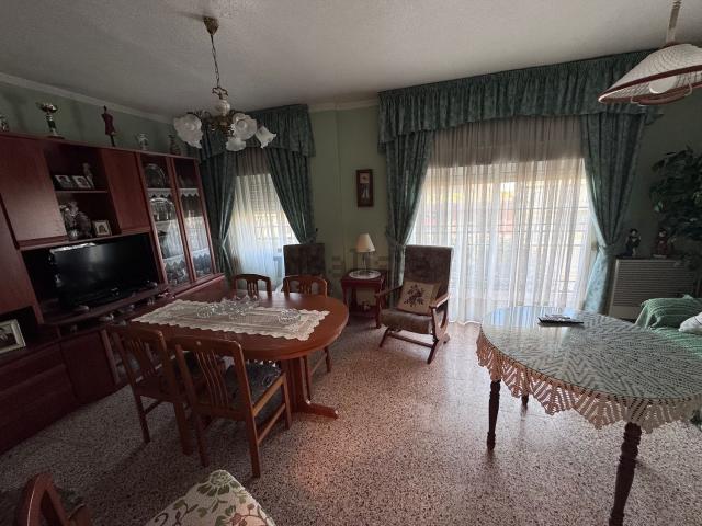 Piso, Villena