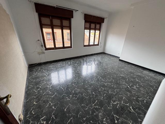 Piso, Villena
