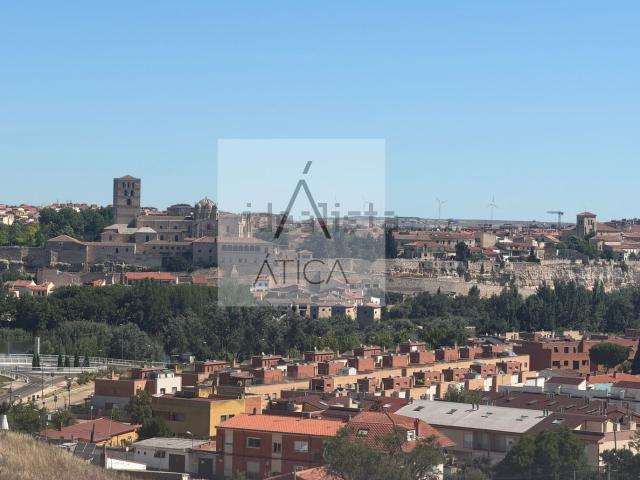 Piso, Zamora