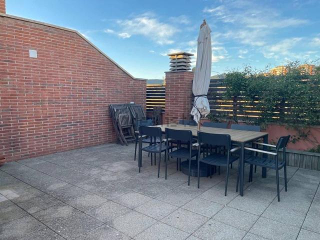 Piso, Zona Esportiva, Terrassa