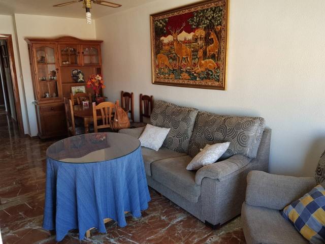 Habitación en piso zona plaza toros.ribera beiro para estudiantes. Master