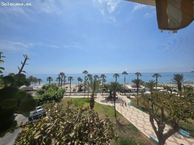PISO 1º LINEA DE PLAYA EN LA CARIHUELA