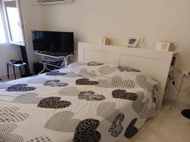 Piso 1ª planta en Xirivella con 5 habitaciones y 2 baños