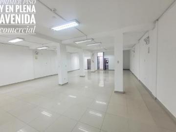 Piso 1 Cdra 26 de la Av. Próceres de la Independencia / Zona Comercial