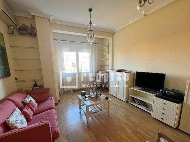 Piso 2 dormitorios con muebles