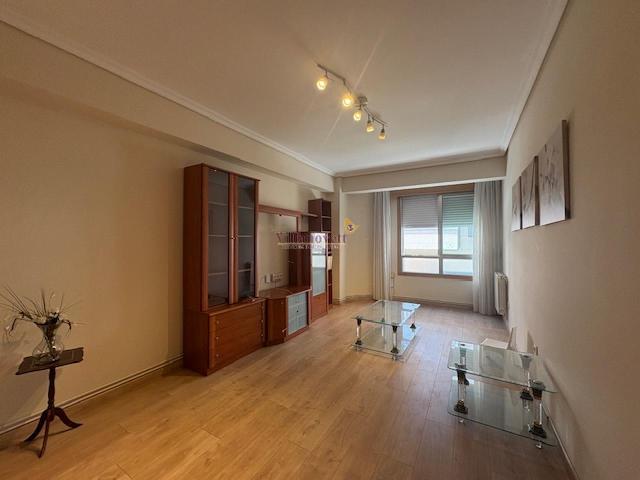 PISO 3 DORMITORIO, SEMIAMUEBLADO CON CALEFACCIÓN