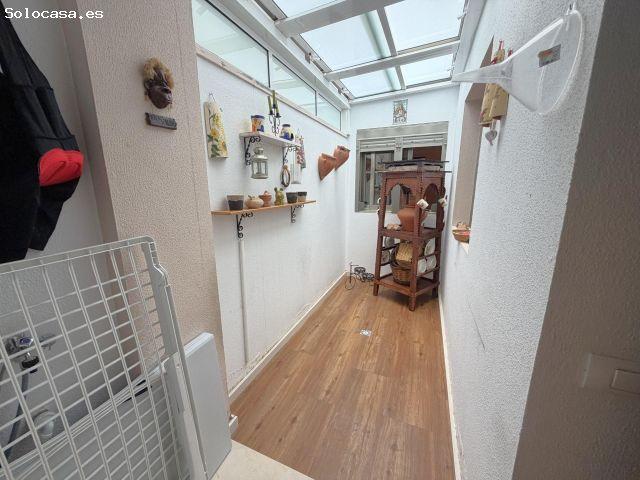 Piso 3 dormitorios con patio, suite y 2 garajes en Telde